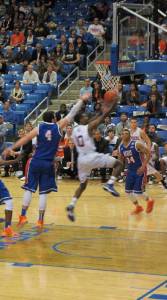 UTA-HBU-Hill-layup