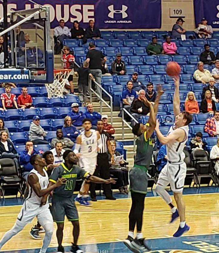 uta-basketball-arkansas-tech